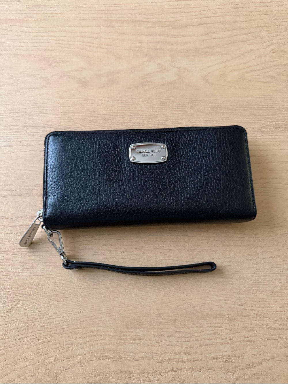 Michael Kors Jet Set Leather Travel Continental Wallet Black 35H5STTZ3L